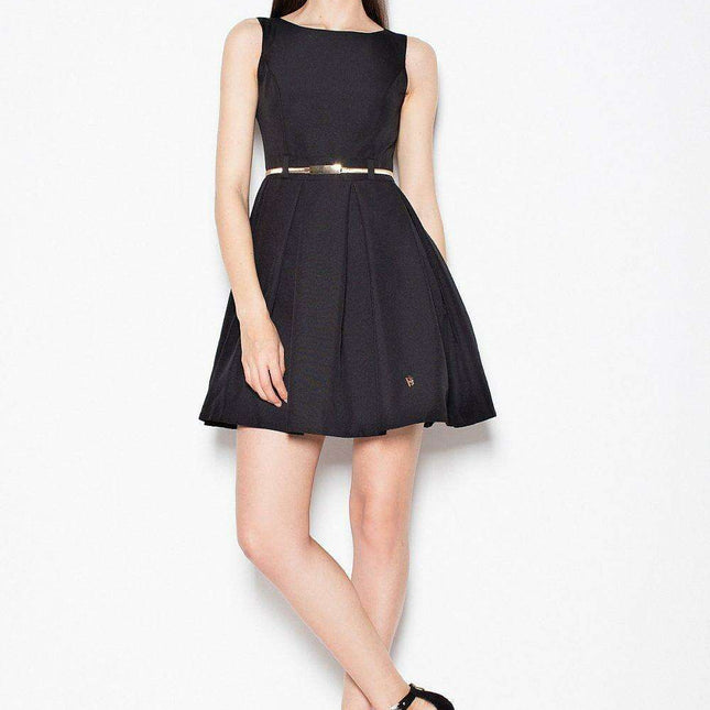 Elegant Venaton Sleeveless Pleated Evening Dress