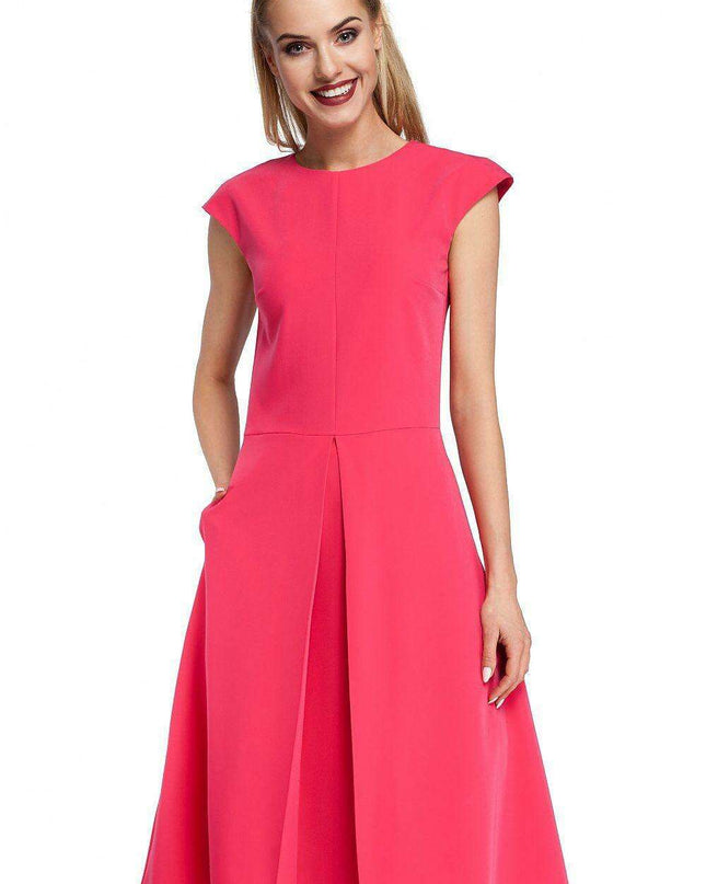 Elegant Pleated Midi Dress with Contrasting Details - Perfect for Daytime Sophistication