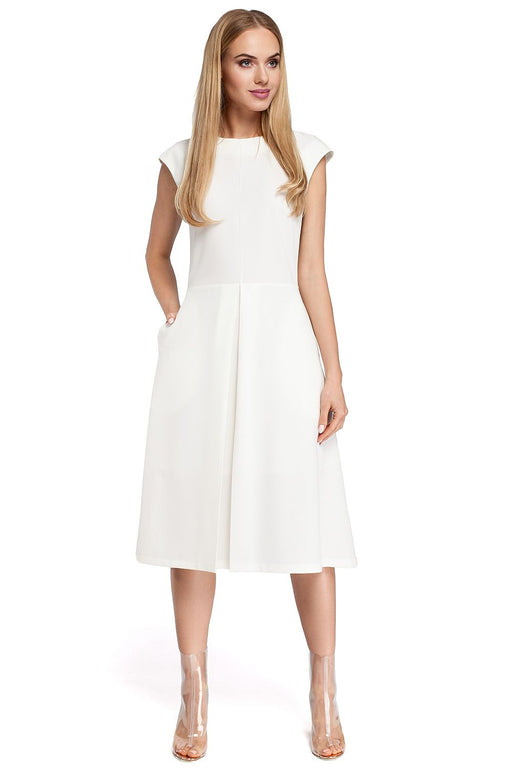 Moe Trapeze Midi Dress with Contrasting Pleat