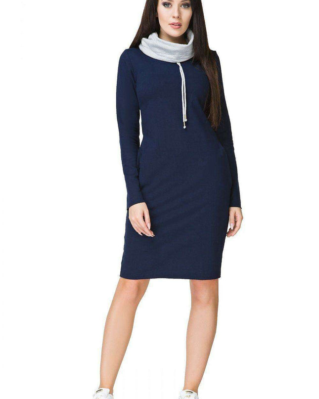 Chic Colorful Knit Dress with Functional Side Pockets and Customizable Sleeves