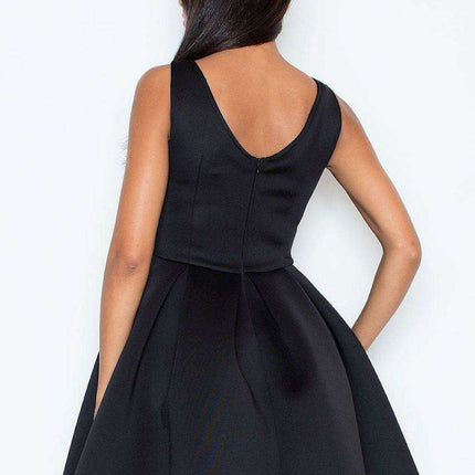 Sophisticated V-Neck Evening Gown with Flowing Silhouette and Intricate Details