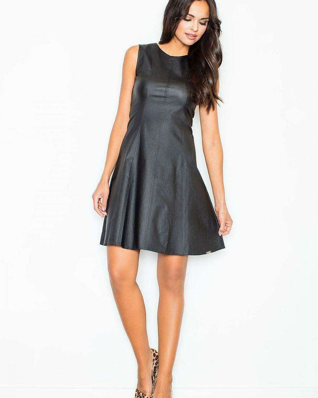 Chic Sleeveless Formal Gown with Semi-Circular Neckline