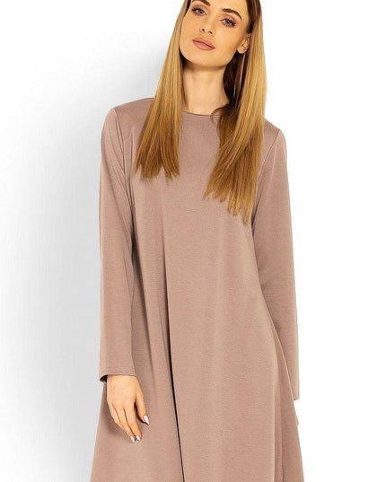 Chic Trapezoidal Daydress with Stylish Peekaboo Accents