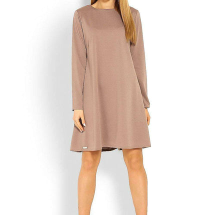 Chic Trapezoidal Daydress with Stylish Peekaboo Accents
