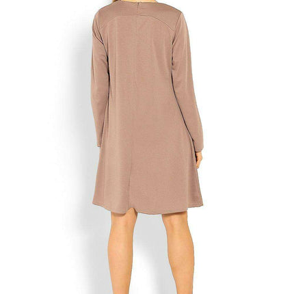 Chic Trapezoidal Daydress with Stylish Peekaboo Accents