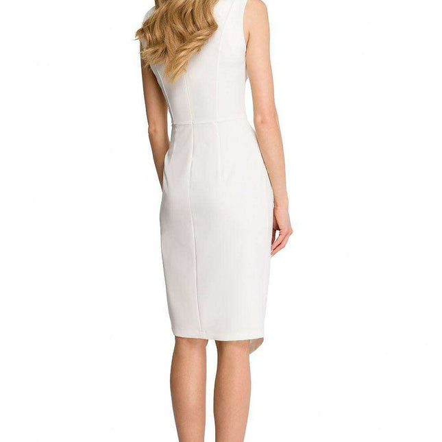 Elegant Sleeveless Dress with Flirty Side Slit