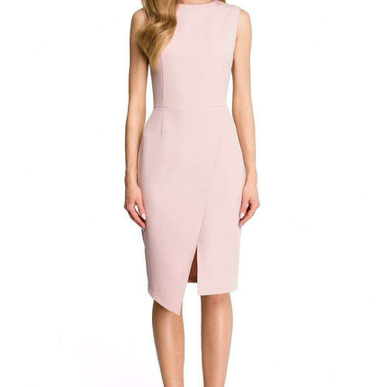 Elegant Sleeveless Dress with Flirty Side Slit