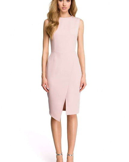 Elegant Sleeveless Dress with Flirty Side Slit