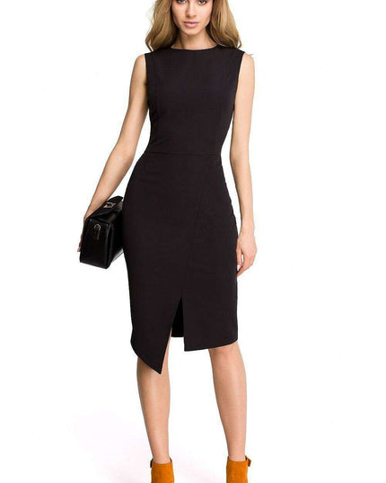 Elegant Sleeveless Dress with Flirty Side Slit