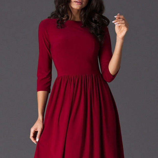 Elegant Curve-Enhancing Daydress: Celebrate Your Natural Beauty