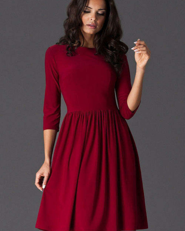 Elegant Curve-Enhancing Daydress: Celebrate Your Natural Beauty
