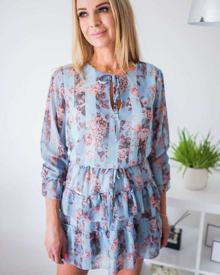 Chic Jersa Tie-Neck Cocktail Dress with Flowy Sleeves