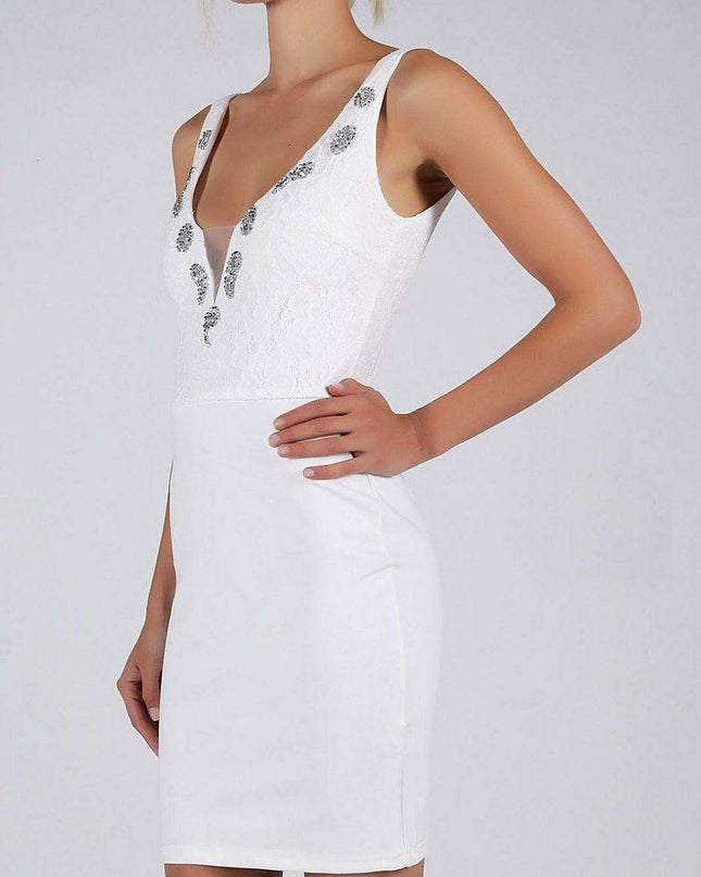 Chic Ivory Bodycon Dress with Eye-Catching Zipper Detail