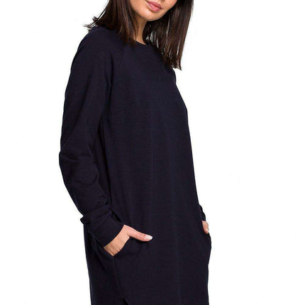 Chic Ribbed Sweatshirt with Convenient Front Pockets