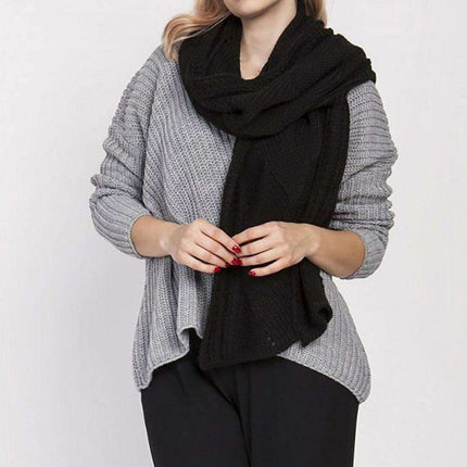 Elegant Knit Wrap - Exquisite Shawl with Detailed Patterns