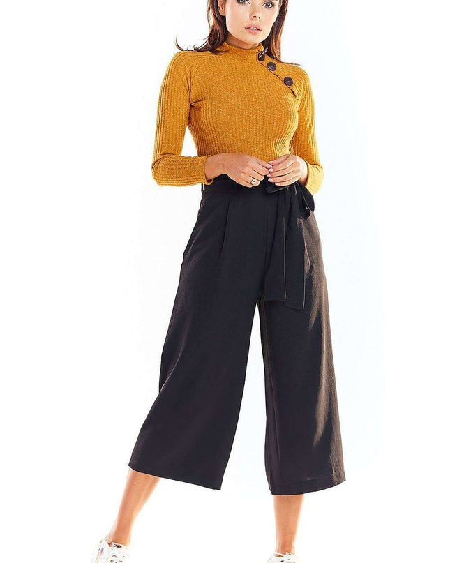 Chic Button-Embellished Knit Pullover