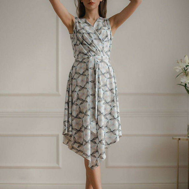 Elegant Sleeveless Cocktail Dress with Modern Envelope Neckline