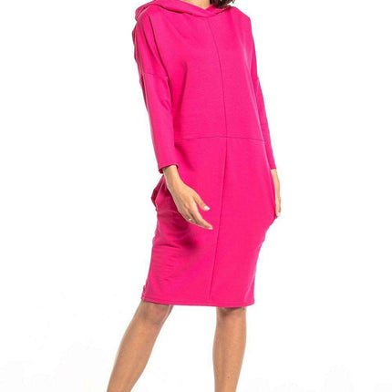 Chic Knit Hooded Day Dress with Practical Pockets