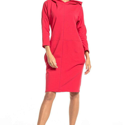 Chic Knit Hooded Day Dress with Practical Pockets