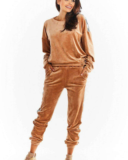 Luxurious Velour Jogger Pants with Trendy Logo Tape - Stylish Comfort Essential