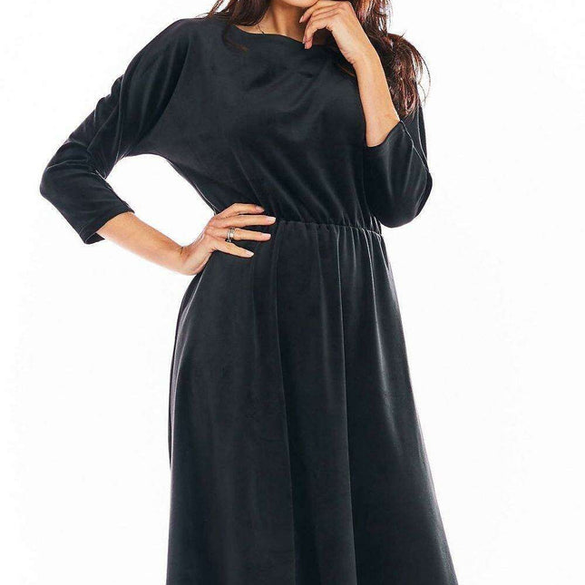 Sophisticated Velour Midi Dress with 3/4 Sleeves