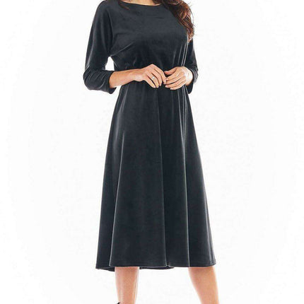 Sophisticated Velour Midi Dress with 3/4 Sleeves