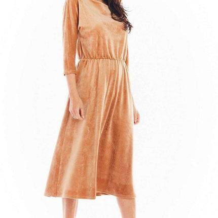 Sophisticated Velour Midi Dress with 3/4 Sleeves