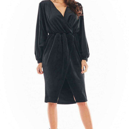 Luxurious Velvet Evening Gown with Flared Sleeves