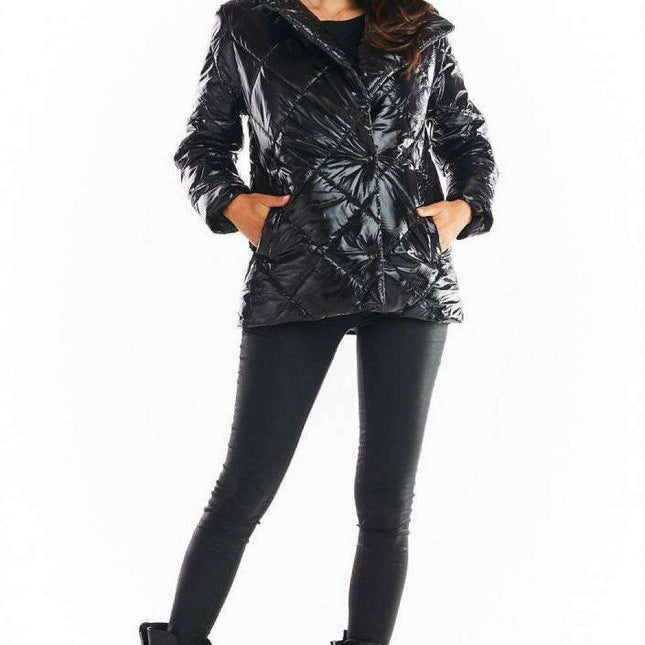 Stylish Quilted Jacket with Chic Button Closure and Elegant Collar