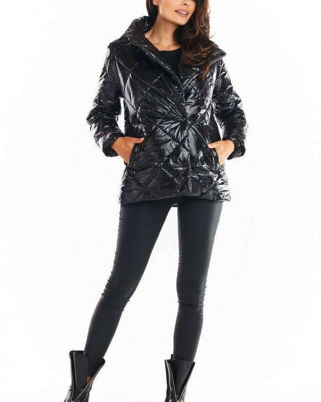 Stylish Quilted Jacket with Chic Button Closure and Elegant Collar