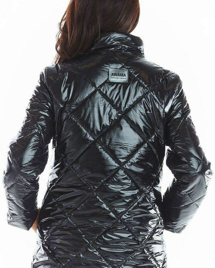 Stylish Quilted Jacket with Chic Button Closure and Elegant Collar