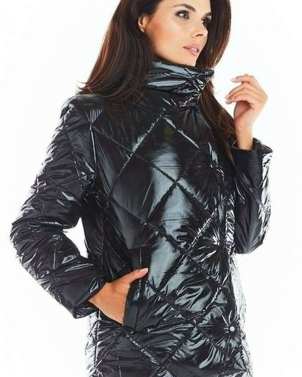 Stylish Quilted Jacket with Chic Button Closure and Elegant Collar