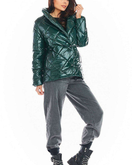 Stylish Quilted Jacket with Chic Button Closure and Elegant Collar