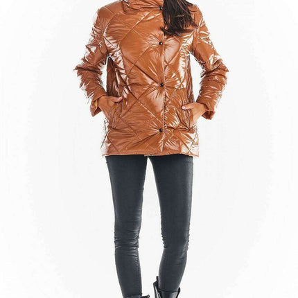 Stylish Quilted Jacket with Chic Button Closure and Elegant Collar