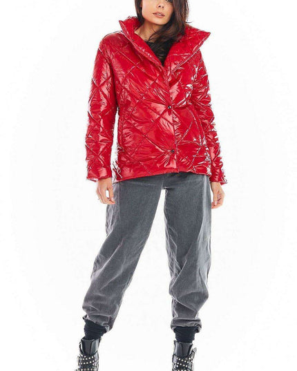 Stylish Quilted Jacket with Chic Button Closure and Elegant Collar