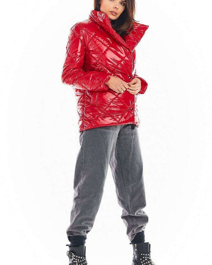 Stylish Quilted Jacket with Chic Button Closure and Elegant Collar