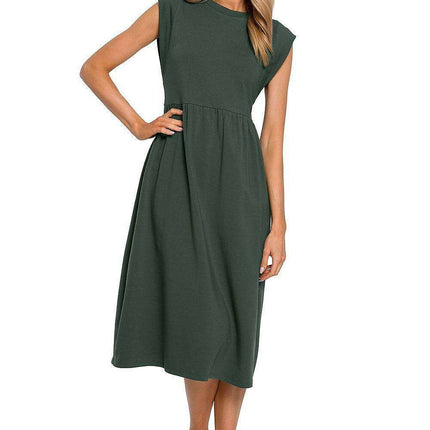 Elegant Knitted Midi Dress with Waist Definition