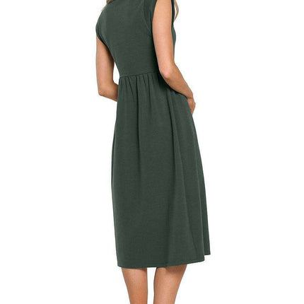 Elegant Knitted Midi Dress with Waist Definition