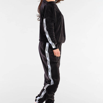  Tracksuit trousers model 154806 awama 