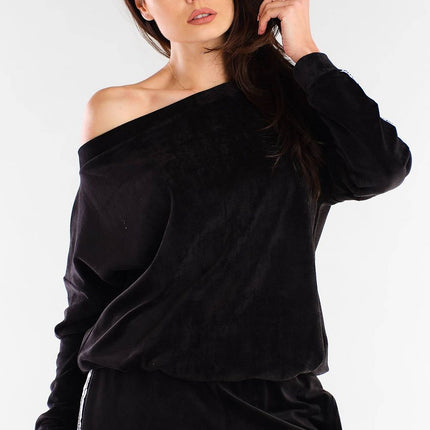  Sweatshirt model 154809 awama 