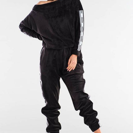  Sweatshirt model 154809 awama 