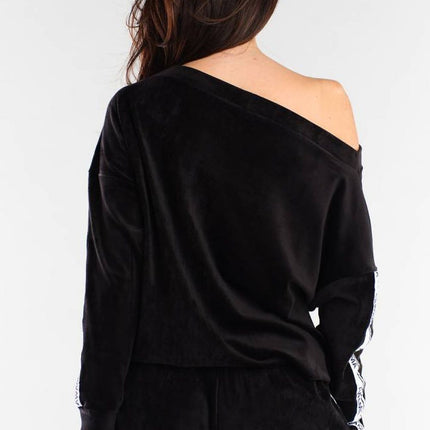  Sweatshirt model 154809 awama 
