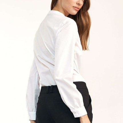 Chic Long Sleeve Nife Shirt With Modern Typography Design