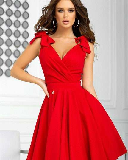 Elegant Bow-Embellished Evening Dress