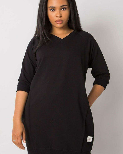 Elegant Plus Size Black Dress with Pocket Convenience