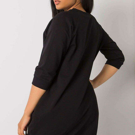 Elegant Plus Size Black Dress with Pocket Convenience