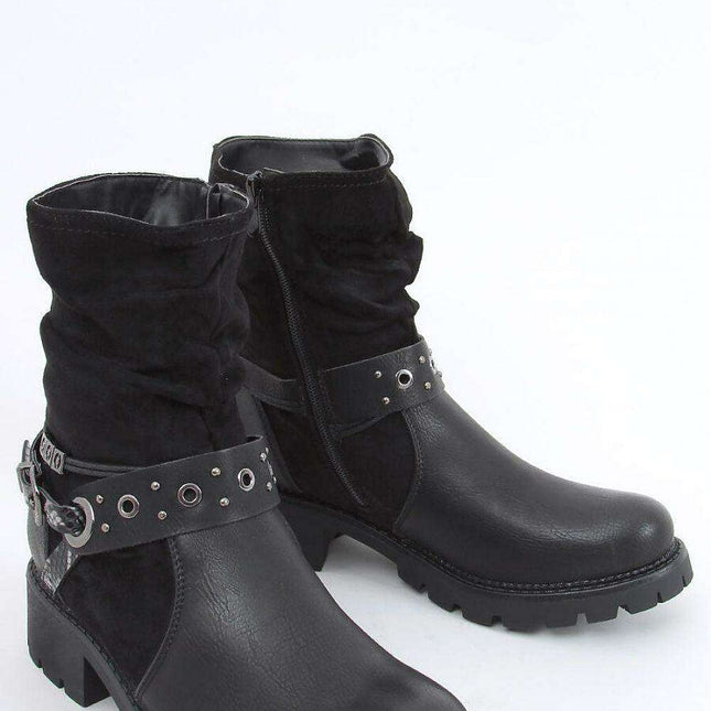 Elegant Eco-Friendly Boots with Chic Snake Skin Design - Model 160285