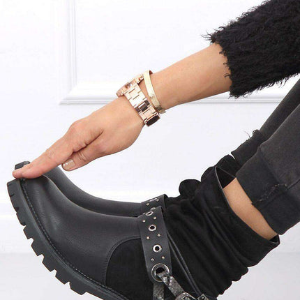 Elegant Eco-Friendly Boots with Chic Snake Skin Design - Model 160285