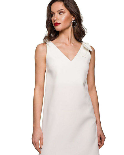 Elegant Bow-Detail Trapeze Dress