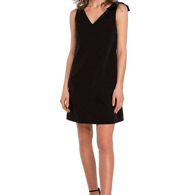 Chic Bow-Detail Trapeze Dress